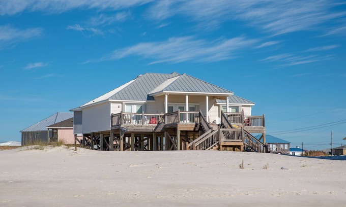 Dauphin Island House | Beachside - Gulf Beachsde, 3 Bedrooms, 2 Baths, Pet Friendly, Sleeps 8.