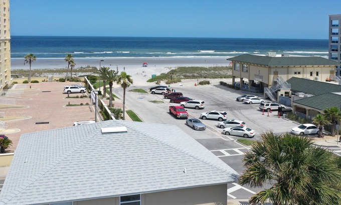 Jacksonville Beach House | Beachside House with 2 Floors