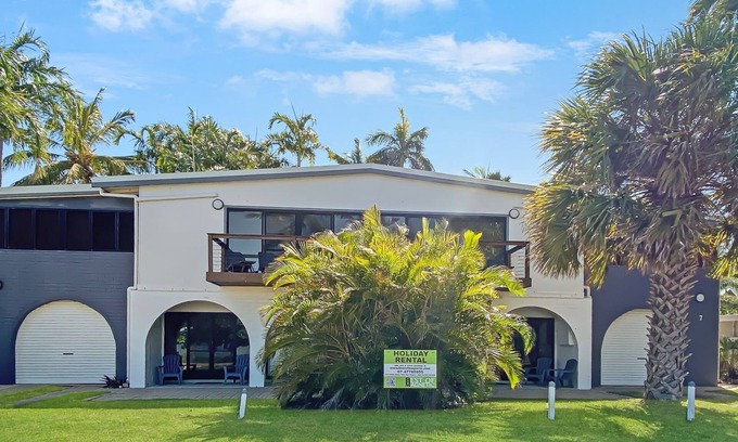 Nelly Bay Apartment | Beachside Palms Unit 3