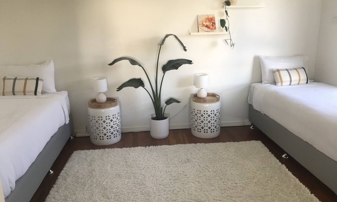 Casuarina Apartment | Beachside Retreat - 2 Bedrooms (Short or Long Term) Opposite Casuarina Beach