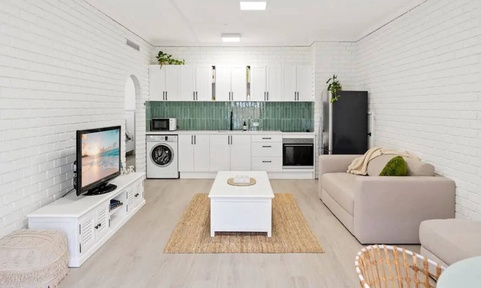 Scarborough Apartment | Beachside Scarborough - 2 bed Unit 400m From Water