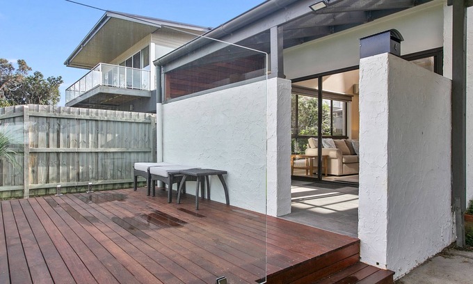 Apollo Bay Villa | Beachside Villa - Free WIFI & Pets Welcome