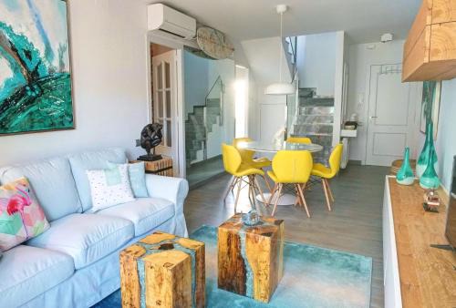 Sitges Town Center Apartment | Beachstyle Penthouse by Hello Homes Sitges