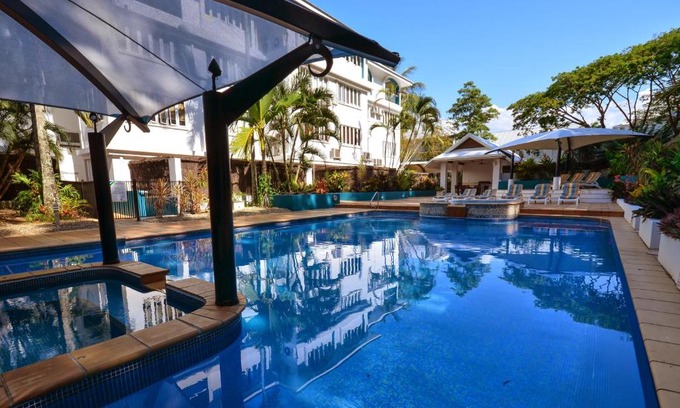 Palm Cove Apartment | BeachView Apartments at Villa Paradiso
