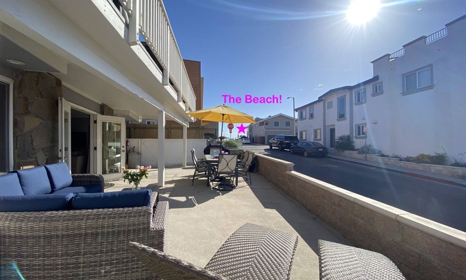 West Newport House | BeachView1Min2DolphinsDisney25MinGarageBikesWasher