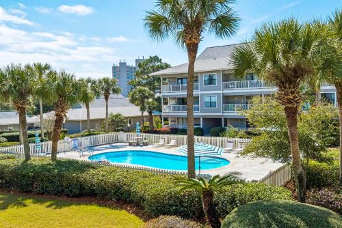Seagrove Beach Apartment | Beachwood Villas 12B- Toes in the Sand