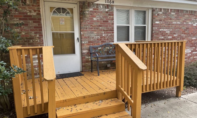 Bayview Cottage | Beachy cottage unit #B
