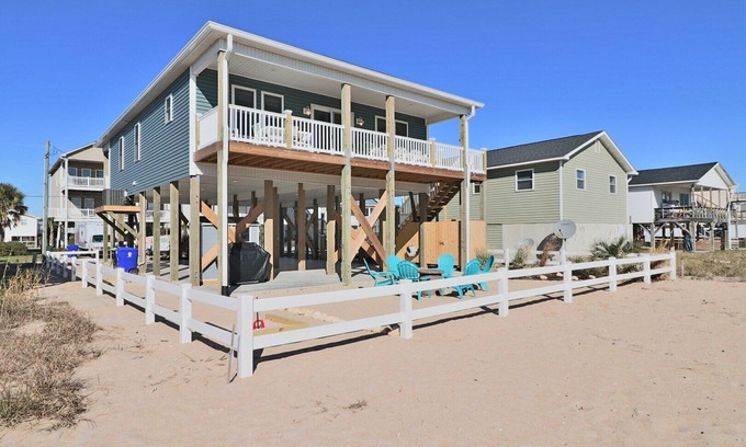 Surf City House | "Beachy Keen" Oceanview Home w/ Fire Pit, Horseshoes, Cornhole, Linens!