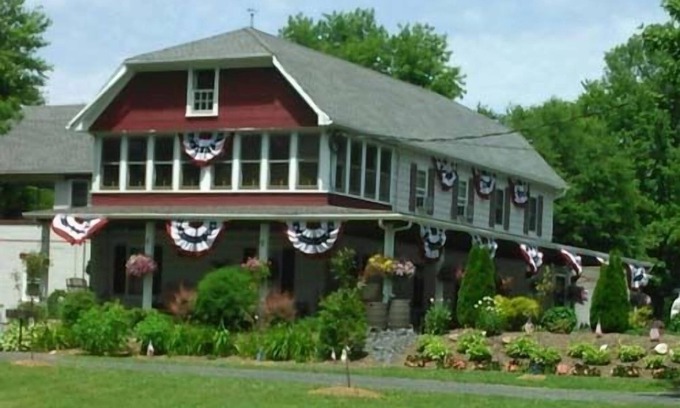 Paxinos Bed & Breakfast | Beagle's Bed & Breakfast