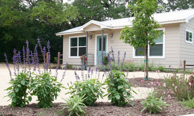 Manchaca House | Bear Creek Cottage nExquisite Texas Retreat!