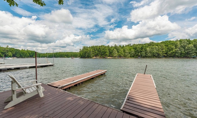 North Glade Hills House | Bear Creek Lodge: Lakefront, Dogs Welcome, Private Dock, Pool Table!