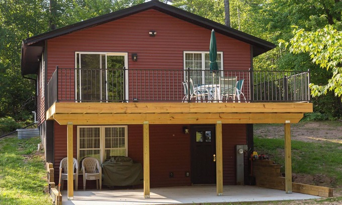 Tomahawk House | Bear Lodge in the Forest