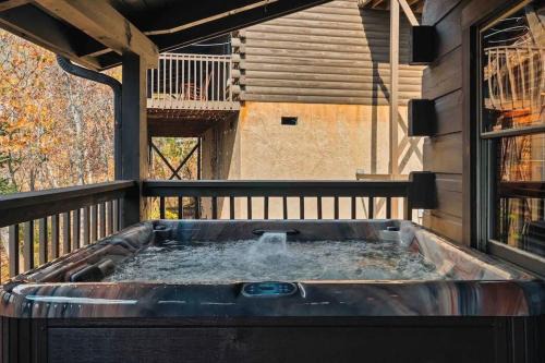 Sevierville House | Bear Mountain Hideaway by Avada Properties