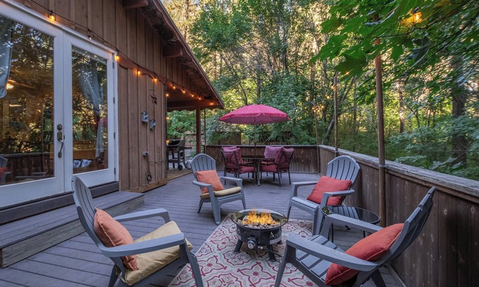 Leavenworth Cabin | Bear Paw-Near Reindeer Farm/Village, Hot Tub, WIFI