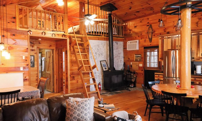 Lynn Garden Cabin | Bear Ridge Cabin - Remote Retreat