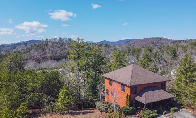 Helen Condo | Bear`s Eye View - Comfortable & secluded townhome in Innsbruck Golf Resort