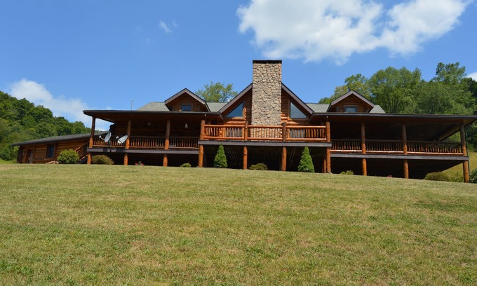 Austin Cabin | Bear Trail Lodge - Potter County Vacation Home
