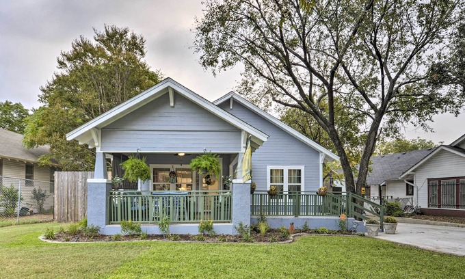 Waco Cottage | 'Bearadise Bungalow' ~ 2 Mi to Magnolia Market!