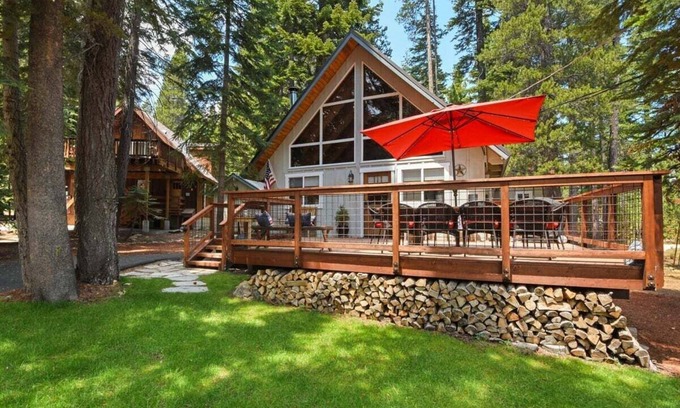 McKinney Estates House | Bearadise Cabin in Tahoma