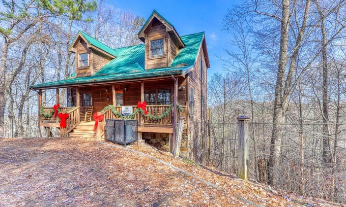 Gatlinburg - Pigeon Forge House | Bearfoot Lodge