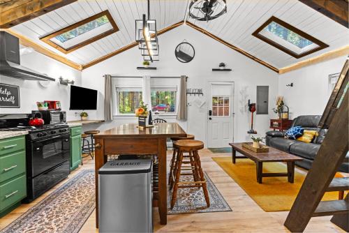 Ashford Apartment | Beargrass - near Mt Rainier - grill, soak & relax
