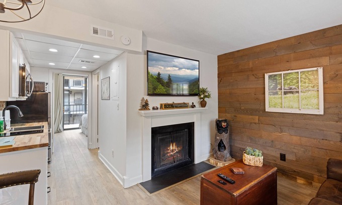 Gatlinburg Condo | Beary Convenient is a Newly Renovated King Suite Condo in the heart of Gatlinburg w/pools
