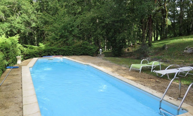 Blanquefort-sur-Briolance House | Beautiful private villa for 4 guests with WIFI, private pool, TV, terrace, pets allowed and park.