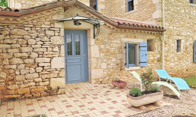 Blanquefort-sur-Briolance House | Beautiful villa for 4 people with WIFI, TV, terrace, pets allowed, panoramic view and parking