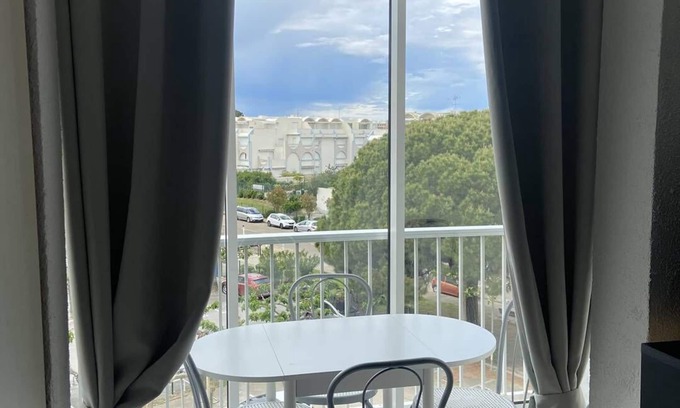 Le Grau-Du-Roi Apartment | ? Beau Studio Rénové – Climatisé – 4 Pers – Loggia et Parking Privé – Proche Plage