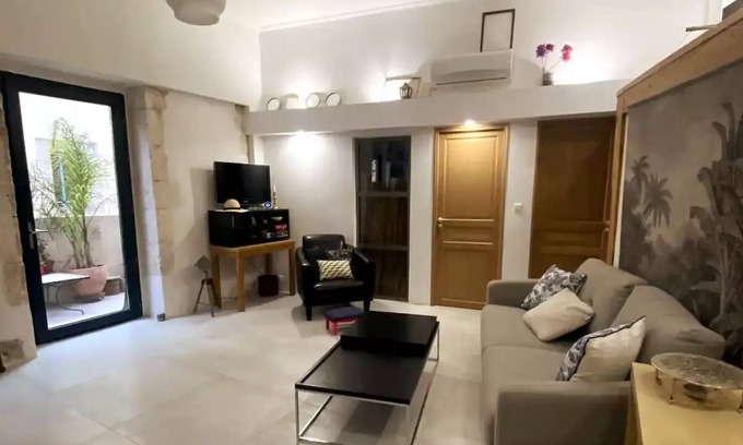 Quartier Administrations Apartment | Beau T2 Clim Terrasse Tout Confort Bien Situé, Parfait Pour un Couple! Superhôte