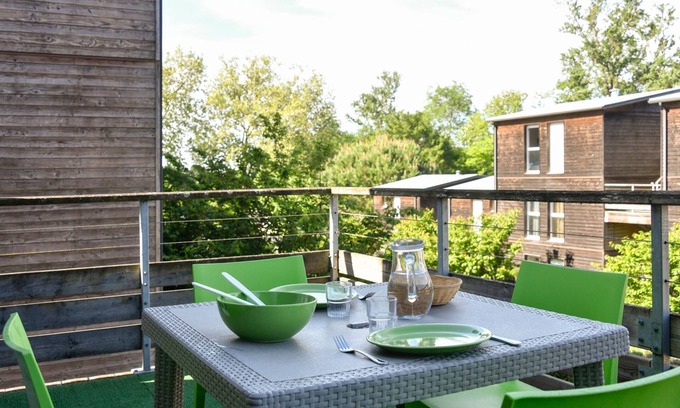 Montreal Condo | Beau T2 + terrasse privée | Piscine extérieure