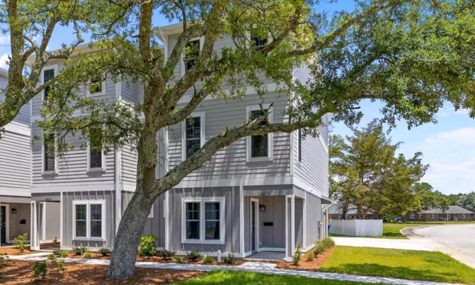 Morehead City House | Beaufort Villas - A&B Duplex