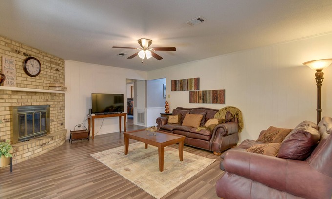 Beaumont House | Beaumont Rental Home ~ 2 Mi to Gulf Terrace Park!