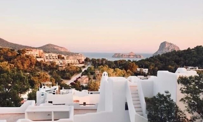 Cala Vadella House | BEAUTIFUL COTTAGE WITH SEA VIEW ON ES VEDRA.