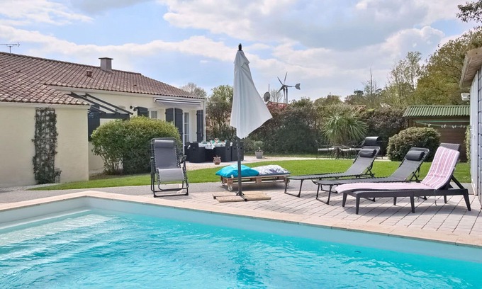 Moutiers-les-Mauxfaits House | Beautiful private villa for 6 people with WIFI, private pool, TV, terrace, pets allowed and park.
