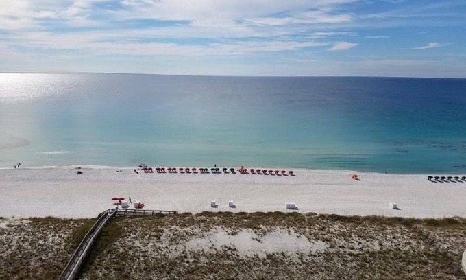 Navarre Beach Condo | Beautifiul 2 Bedroom Condo Waiting For You!