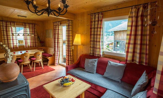 Annaberg im Lammertal House | Beautiful apartment in villa for 6 people with WIFI, pool, TV, terrace and pets allowed