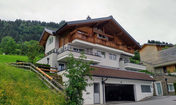 Sankt Johann im Pongau Apartment | Beautiful apartment in Alpendorf/Snow Space ski area with Flachau, Wagrain, .