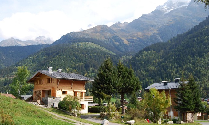 Les Contamines-Montjoie Ski Chalet | Beautifully Renovated Chalet, Close to Lifts and Summer Park. Ski home