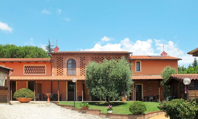 Orentano Apartment | Beautiful apartment for 7 guests with WIFI, pool, A/C, TV and patio