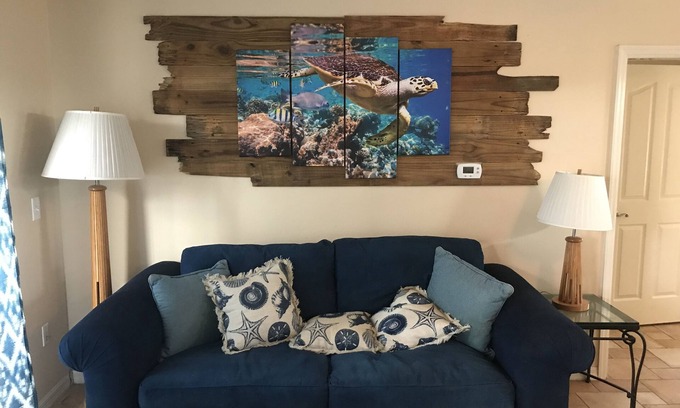 Ormond Beach Apartment | Beautiful 1 Bed/1 Bath cottage apartment a short walk to the Beach and River