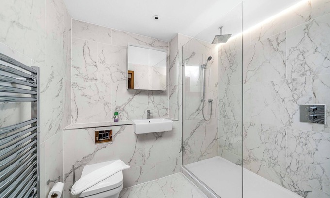 The City of London Apartment | Beautiful 1 Bed Flat in Holbornnn