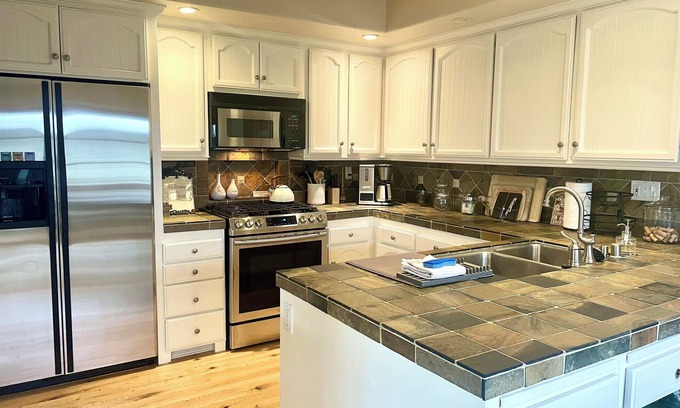 Thousand Oaks House | Beautiful 1 bedroom home that is perfect for your So Cal stay!