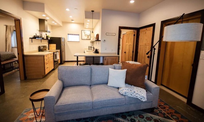 Fairbanks Apartment | Beautiful, 1 Bedroom in the Hills of Fairbanks