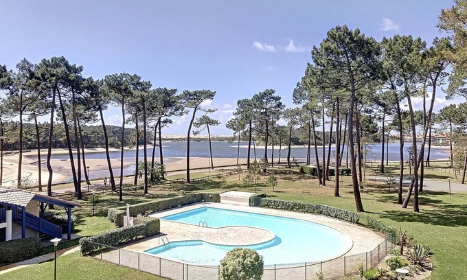 Soustons Apartment | Beautiful 1-BR + mezzanine flat by the lake
