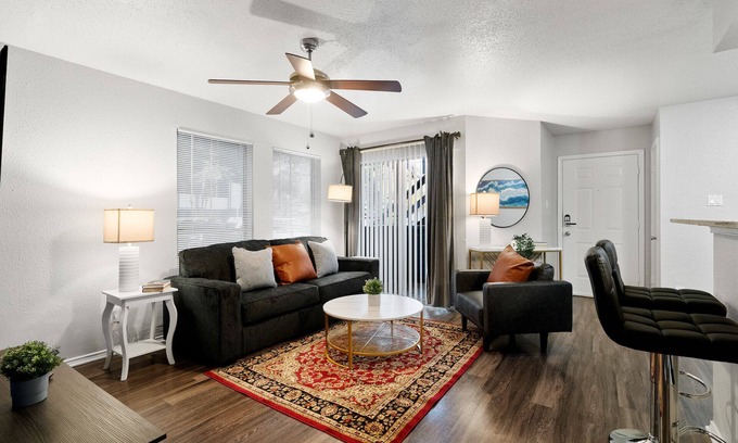 University Hills and Windsor Park Apartment | Beautiful 1BD/1BA in University Hills 7773