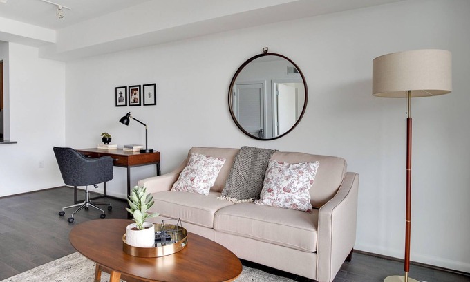 McLean Apartment | Beautiful 1BR Apartment in Mc Lean