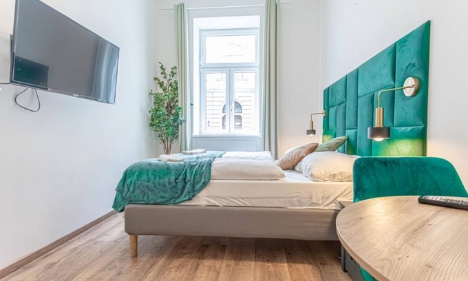 Rudolfsheim-Funfhaus Apartment | Beautiful 1BR Apt in Central, Convenient Area