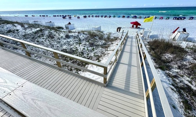 Avalon Beach Estates Condo | Beautiful 2/2 condo in Maravilla- Pet Friendly! Steps from beach, sleeps 6.