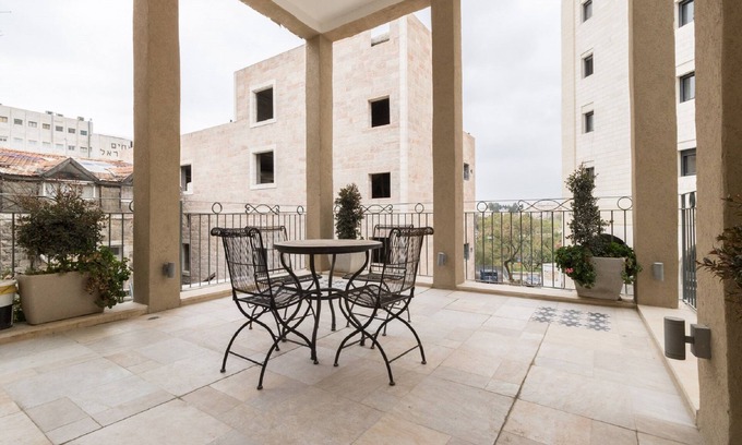 Nahalat Shiv'a Apartment | ✦Beautiful 2 BDR ✦2 bath ✦balcony ✦ near Mamilla✦